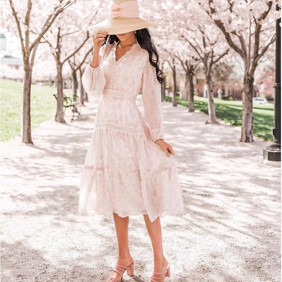 Rachel Parcell Dresses & Skirts - Rachel Parcell Blush Pink Floral Midi Dress